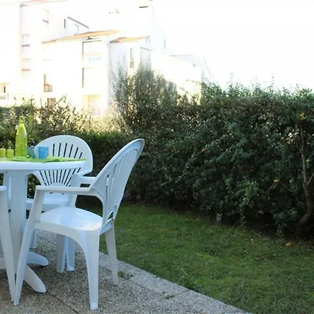 2 Pieces Avec Terrasse, Piscine, Animaux Admis - - Fr-1-246-264 La Rochelle (Charente-Maritime)