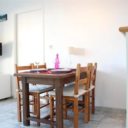 Appartamento 2 Pieces Avec Terrasse, Piscine, Animaux Admis - - Fr-1-246-264