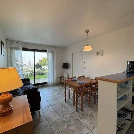 2 Pieces Avec Terrasse, Piscine, Animaux Admis - - Fr-1-246-264